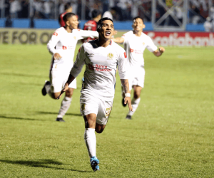3-2 ganaron los blancos en el choque de ida en Tegucigalpa.