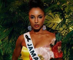 Gabrielle Henry, la candidata de Miss Jamaica en Miss Universo 2025, se encuentra en la Unidad de Cuidados Intensivos (UCI) a cinco días de haberse caído del escenario mientras desfilaba; los dueños del concurso afirman está bien de salud.