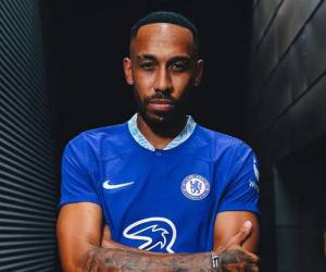 Emerick Aubameyang ex delantero gabonés del FC Barcelona, fue fichado el Chelsea por dos temporadas y 12 millones de euros.