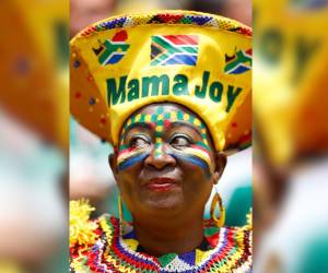 Color, charros, máscaras y más: estas son las imágenes curiosas que dejó el primer día del mundial.
