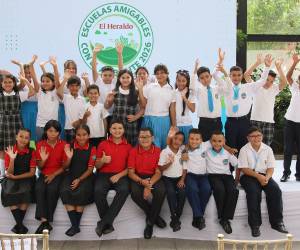2,500 estudiantes de cinco centros educativos capitalinos participaron en la clausura de Escuelas Amigables con el Ambiente 2026. Aquí las imágenes de la emotiva clausura de la duodécima edición.