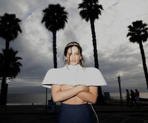 'La perla' es la canción más escuchada del disco y la entrada más fuerte, con casi 4,5 millones de reproducciones. Figura en el puesto 5 del Top 50: Global.