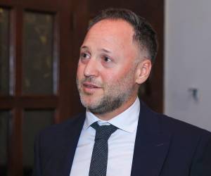 Goren aseguró que todos los procedimientos y servicios que brindará la brigada serán completamente gratuitos para los pacientes seleccionados.
