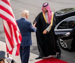 El príncipe heredero saudí y hombre fuerte del país, <b>Mohamed </b>Bi<b>n</b> <b>Salmán</b>, visitó la Casa Blanca este martes.