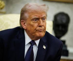 Trump desvió la atención hacia los logros militares y aseguró que las fuerzas estadounidenses han destruido la totalidad de la Armada iraní.