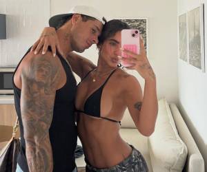 Isabella Ladera anunció este viernes su segundo embarazo junto al modelo peruano Hugo García, quien se convierte así en el padre de su futuro bebé.