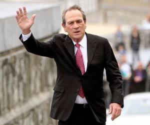 Tommy Lee Jones ha roto el silencio. Después de días de hermetismo, el actor y su familia han emitido un comunicado en el que expresan su dolor por la muerte de Victoria Kafka Jones, de 34 años, hallada sin vida en la madrugada del 1 de enero en el hotel Fairmont de San Francisco.