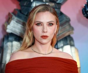 La actriz, considerada la mejor pagada de Hollywood en 2025 con 43 millones de dólares según Forbes, habló con franqueza sobre las exigencias de compatibilizar una carrera en el cine, la maternidad, el matrimonio y un negocio de cosmética.