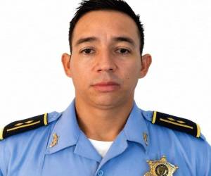 Las autoridades policiales anunciaron el ascenso póstumo de Adán Emanuel Rodríguez Miranda al grado de subcomisario y su reconocimiento como Héroe Nacional.
