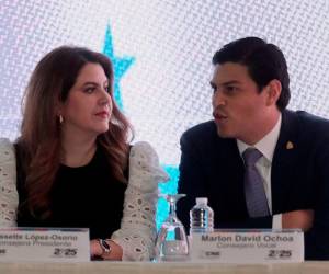 Cossette López afirma que Marlon Ochoa debe enfrentarse ante juicio político.