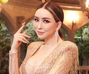 Anne Jakkaphong Jakrajutatip, la exdueña de Miss Universo, tiene una cuenta pendiente con la justicia de su país, luego de que un tribunal de Bangkok la condenara a dos años de prisión, sin posibilidad de que la pena se suspenda. ¿Huyó? A continuación, lo que se sabe de ella.