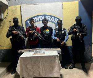 Carlos Daniel Palma Murillo, custodiado por varios agentes de la Policía Nacional.