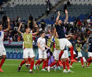 Francia goleó 4-1 a Australia en la primera jornada correspondiente al grupo D del Mundial de Qatar 2022. El partido estuvo lleno de emociones, con un gol tempranero australiano y la gran respuesta de los franceses, que nuevamente, lucen candidatos al título. A continuación las imágenes.