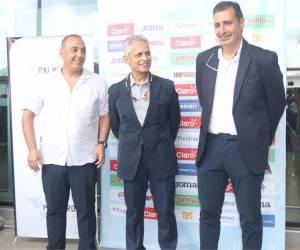 Estas son las primeras imágenes captadas por el lente de EL HERALDO del nuevo director técnico de la “H”. Se mostró sonriente en su arribo al suelo hondureño.