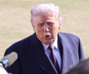 Trump dice que si Estados Unidos toma Cuba se beneficiarán sus ciudadanos.