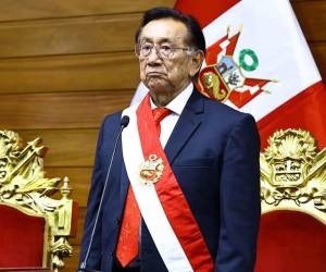 Con el escrutinio al 99,64 %, Fujimori tiene el 50,11 % de los votos válidos frente al 49,88 % de Sánchez.