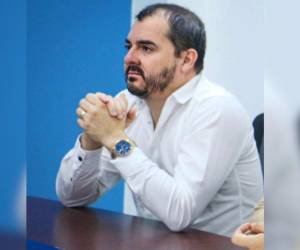 El comisionado del 911 Gosset Moncada, de profesión ingeniero en sistemas gastó casi 500 mil lempiras para alquilar una Toyota Hilux.