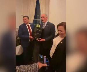 El mandatario recibió las llaves de la ciudad tras concluir sus reuniones con las autoridades de Estados Unidos.