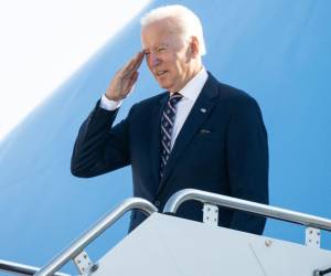 Biden, que cumplirá 80 años en noviembre, dijo al entrevistador Scott Pelley que la reelección es su “intención”.