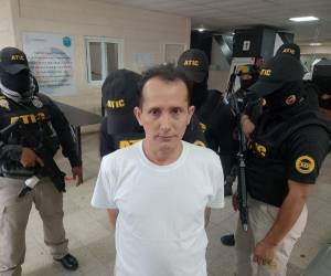 Mario Roberto Flores Mejía fue capturado el 11 de febrero de 2026 y un mes después, un juez concedió su extradición solicitada por un tribunal de Filadelfia, Pensilvania.