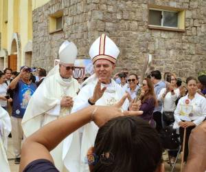 Monseñor Patricio Larrosa asumió la Diócesis de Danlí con el compromiso de potenciar la educación, la salud y la atención a los migrantes.