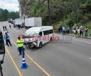 Dos mujeres y un hombre perdieron la vida en el kilómetro 100 de la carretera CA-5, a la altura de la cuesta de La Virgen en Siguatepeque, departamento de Comayagua.