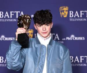 Con 142 millones de visualizaciones y solo superada por 'Miércoles', la serie rodada en plano secuencia confirma su dominio en los premios televisivos británicos más importantes del año.