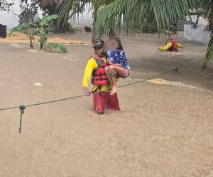 Inundaciones dejan unas 45 comunidades inundadas.