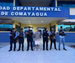 Agentes policiales capturaron en Comayagua a alias El Chele, por suponerlo responsable de la muerte del policía Cristian Chaver en 2023.