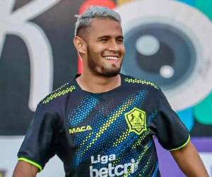 Alex López ha pasado por diferentes ligas en el extranjero.