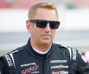 El expiloto de NASCAR Greg Biffle, su esposa y sus dos hijos figuran entre las <b>víctimas </b>mortales.