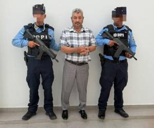 El pastor Emiliano de Jesús Díaz Udiel, detenido por la Policía, en el oriente del país.