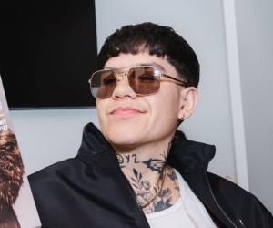 El 20 de mayo de 2026 quedará inscrito en la agenda musical hondureña como la noche en que Junior H llegará por primera vez a Tegucigalpa. El Estadio Chochi Sosa se convertirá en el escenario que recibirá a uno de los artistas más influyentes del regional mexicano contemporáneo, un fenómeno construido al margen de las grandes disqueras y de la maquinaria corporativa tradicional, pero impulsado por millones de reproducciones, una conexión directa con el público y una identidad musical que redefinió el sonido de una nueva generación.