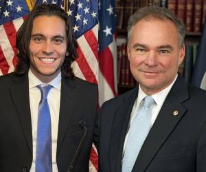Carlos Eduardo Espina asistió al Congreso de los Estados Unidos para escuchar el discurso de Donald Trump, aprovechando esta oportunidad para conversar con el senador Tim Kaine.