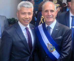 El 27 de enero del presente año, durante la investidura de Nasry Asfura, el presidente tuvo una pequeña reunión con el embajador chino en Honduras, Yu Bo.