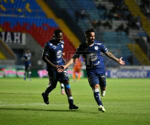 Imágenes del desarrollo del partido.