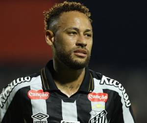 Neymar ha tenido regularidad en los últimos partidos con el Santos de su país.