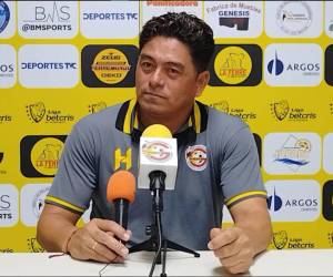 Reynaldo Tilguath se molesta con periodista y menciona que él influyó en el penal de Olancho