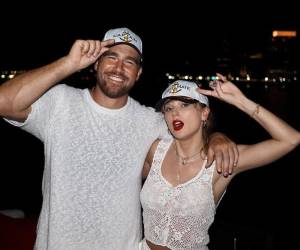Nueva York sería el escenario de la boda más aguardada del año. Taylor Swift y Travis Kelce, pareja desde 2023 y comprometidos desde agosto del año pasado, celebrarían su matrimonio el próximo 3 de julio en pleno Manhattan, según reportó TMZ citando una fuente con conocimiento directo de los preparativos.