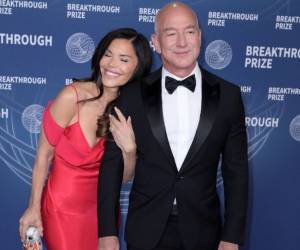 La decisión de Anna Wintour de incorporar a Jeff Bezos y Lauren Sánchez como copatrocinadores del Met Gala 2026 ha puesto sobre la mesa una pregunta que la industria de la moda llevaba años evitando: si el acceso a sus espacios más exclusivos puede, simplemente, comprarse.