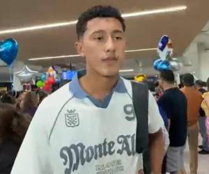 Cristian Canales no ocultó su felicidad luego de debutar con la selección de Honduras.