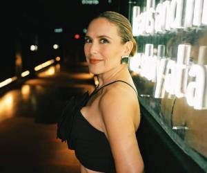 Angélica Vale alcanzó este 11 de noviembre una de las etapas más significativas de su vida profesional y personal. La actriz y comediante, referente de la televisión mexicana y heredera de una de las dinastías más queridas del espectáculo, llegó a los 50 años en medio de circunstancias que cambiaron el tono de su celebración.