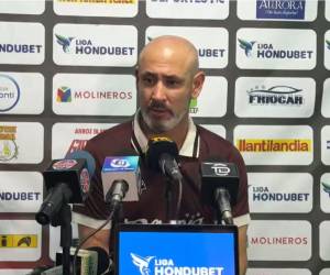 Eduardo Espinel durante la conferencia de prensa.