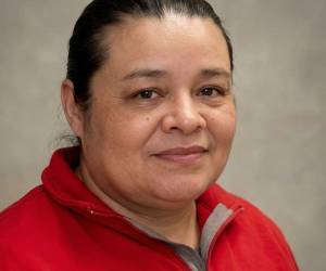 Tras largas horas de búsqueda fue recuperado el cuerpo sin vida de Claudia Varela, empleada de limpieza de una de las bodegas incendiadas tras el derrumbe de un cerro en el anillo periférico de la capital.