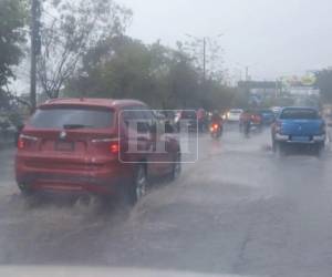 El ingreso de humedad proveniente del mar Caribe y los remanentes de una onda tropical provocarán lluvias y chubascos de intensidad débil a moderada en varias regiones de Honduras durante este sábado 27 de junio, informó el Centro Nacional de Estudios Atmosféricos, Oceanográficos y Sísmicos (Cenaos).