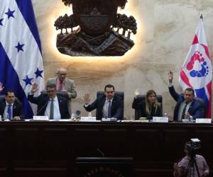 Para presentar el juicio político se deben asegurar los votos.