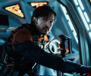 El mexicano Diego Luna es uno de los actores que podrían poner a los latinos en alto durante la entrega de premios de los Golden Globes de este domingo 11 de enero por su actuación en Andor.