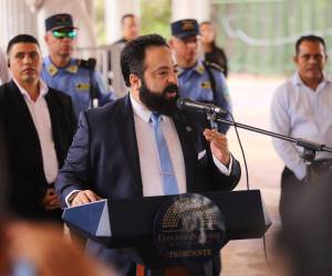 Luis Redondo dejó la presidencia del Congreso Nacional y se desconoce dónde está.