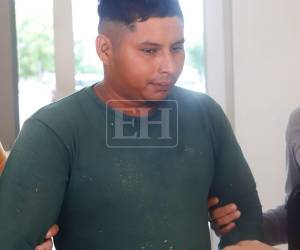 Custodiado por agentes policiales y a pocos minutos de ingresar a la audiencia de declaración de imputados, Denis Joel Romero Morales, uno de los siete capturados en el marco de las investigaciones por la masacre de 20 personas en Rigores, Colón, rompió el silencio y aseguró no tener relación con el crimen.