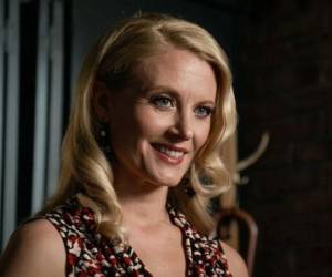 La actriz canadiense, Carrie Anne Fleming, murió a sus 51 años tras luchar contra un cáncer, dejando al mundo del espectáculo y a los fanáticos del género fantástico de luto. A continuación los detalles sobre su deceso.